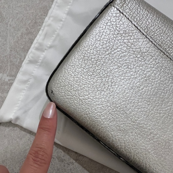 Burberry Silver Leather D-Ring Crossbody Bag - Picture 8 of 11